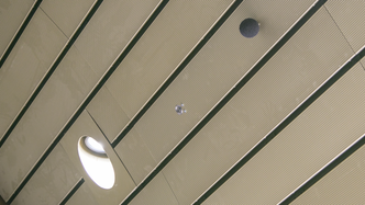 Sensorer i himlingen over perrongen gir data som bekrefter beregningene gjort før byggingen av stasjonen.