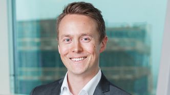 Jan Henrik Schou Straumsheim jobber som sikkerhetsrådgiver i PwC. Han har bakgrunn som sikkerhetsrådgiver i Mnemonic og offiser i Forsvaret. Foto: ©2015 Stig Jarnes