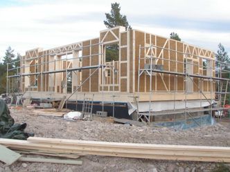 Huset på Nesodden er det første huset i Norge som bygges med prefabrikkerte halmmoduler. Foto: Piet Jensen