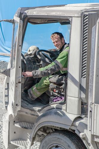 Jan Peder Midtrød i NCC sier han og de teamet fra NCC gang på gang ahr følt at de står på stedet hvil, og er utrolig glad for endelig å være ferdig med tunnelen han omtaler som &quot;hatsprosjektet&quot;. Foto: Mari Gisvold