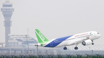 Comac C919 tar av for første gang fra Pudong lufthavn 5. mai 2017. Bilde: ALY SONG
