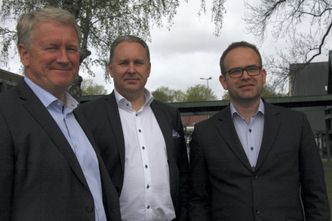 Teknisk trekløver som står bak Yara Birkeland. Fra venstre: Ketil Olaf Paulsen (teknologisjef Kongsberg Maritime), Peter Due (prosjektleder Kongsberg Maritime) og Bjørn Tore Orvik (Finans- og logistikkdirektør Yara Porsgrunn). Foto: Tore Stensvold