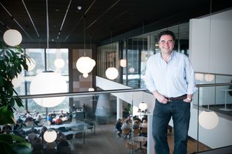 Panos Chryssanthakis er en anerkjent senior ingeniørgeolog, og har selv vært med på å utvikle standarder og prosesser i bransjen. Foto: Story Labs