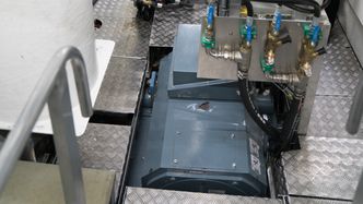 En Oswald PM elmotor og generator på 150 kW står i hvert katamaranskrog. Den er koblet påen ZF girboks og West Mekan CP (vribar propell). Foto: Eirik Helland Urke
