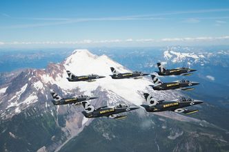 Breitling Jet Teams sju Albatros-trenere har nettopp vært på USA-turné. Foto: Breitling Jet Team
