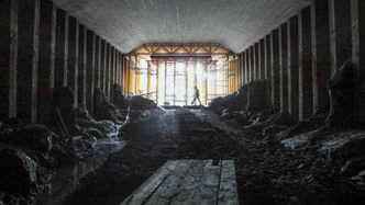 Både gulv, tak og vegger er på plass før fjerning av masser i den nye tunnelen. Foto: Mari Gisvold