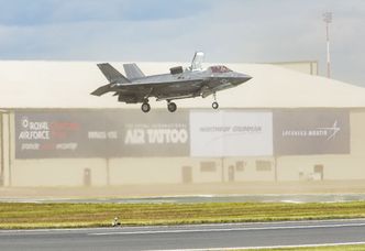 Vertikallanding med F-35B på RAF Fairford i fjor sommer. Foto: Lockheed Martin