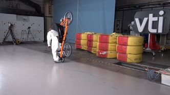 Også liggesykkelen slo rundt i VTI-forsøkene når forhjulet låste seg. Foto: Jan Wenäll, VTI