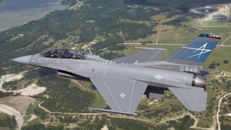 Denne F-16-toseteren er et hyppig brukt følgefly for blant annet utsjekkflygninger på F-35. Foto: Lockheed Martin