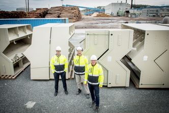 Mye begynner å bli klart på industriområdet til Biokraft. Fra venstre: Håvard Wollan, Odin Krogstad og Vidar Wikmark. Foto: Havard Zeiner