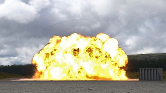 Her vises trykkbølgen og ildkulen ved detonasjonen. Foto:  Eirik Helland Urke