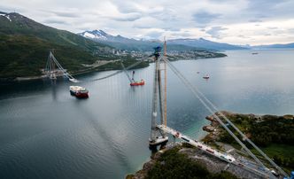 Krevende betongarbeid har ført til at Hålogalandsbrua blir ferdig cirka et år etter planlagt åpning. Foto: Eirik Helland Urke