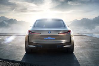 Bilen har en bakluke som en kombibil. Foto: BMW