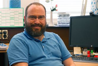 FORSKER: Amanuensis Jon Arne Engan på Institutt for matematiske realfag og teknologi på Norges miljø- og biovitenskapelige universitet, har forsket mye på overvannshåndtering.