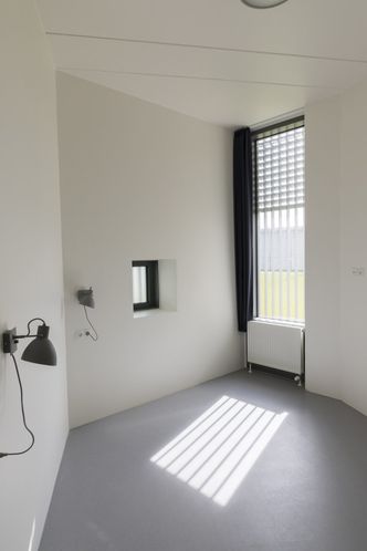 Fengselscellene har verken store fuger eller fotlister. Foto: Torben Eskerod