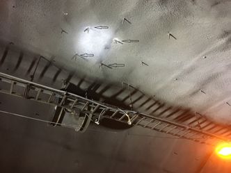 Bildet viser opphengsboltene viften løsnet fra. Foto:  Statanes Vegvesen