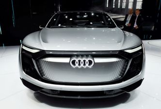 Audi e-tron vises fram i april 2017. Foto: STR/AFP
