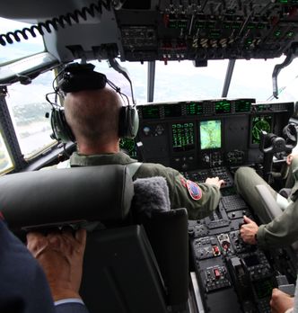 Den moderniserte cockpiten i C-130J. Foto:  Per Erlien Dalløkken