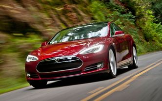 Elbiler som Tesla Model S bidrar til at det samlede utslippet fra den norske bilparken går nedover. Bilde:  Tesla Motors