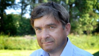 Rittmester Øyvind Isachsen er leder for Kavaleriklubben på fritida og seniorrådgiver i First House til daglig. Blant dem han jobber for er den tyske stridsvognprodusenten Krauss-Maffei Wegmann (KMW). Arkivfoto: Øyvind Lie