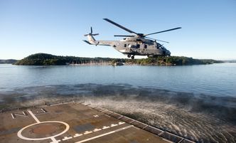 Et NH90 tar av fra fregatten «Fridtjof Nansen» i 2012. Foto:  Bendiksby, Terje