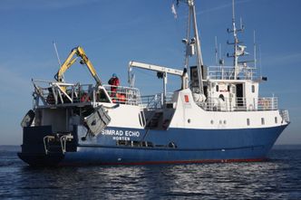 Simrad Echo ser unnselig ut, men er spekket med ultramoderne utstyr som Kongsberg Maritime tester ut. Bilde: Tore Stensvold
