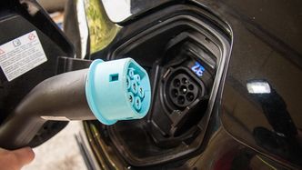 Det tryggeste er å installere et ladeuttak hjemme.. Bilde:  Marius Valle