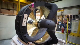 Tunnelthruster med permanentmagnetmotor fra Rolls-Royce er klar for kommersielt salg. Bilde:  Foto