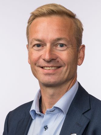 Helge Orten (H) er leder for Stortingets transportkomite. BILDE: PETER MYDSKE