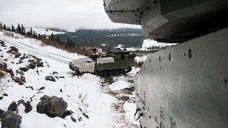Forsvaret får 110 nye CV90 skrog og gjenbruker 34. 110 gamle tårn med en 30mm kanon gjenbrukes på nye skrog. Foto: Mathias Klingenberg
