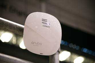 Det er ikke store saken, men Arbuas wifipunkter er kraftfulle. Dersom det er behov for mer kapasitet, er det bare å øke antallet i takt med veksten av brukere.