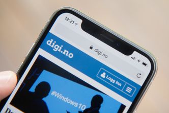 Den lille «fliken» som går ned på toppen av skjermen inneholder kamera og ulike sensorer for ansiktsgjenkjenningen. Foto: Kurt Lekanger