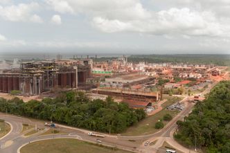 Alunorte aluminiumsraffieneri. Red mud - eller bauksittavfall, er et biprodukt som må deponeres. Bilde:  /Hydro