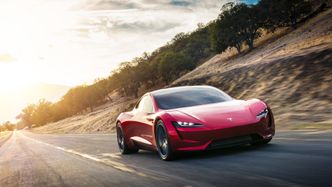 Tesla overrasket med ny bil under lanseringen av lastebilen Tesla Semi. Bilde: Tesla
