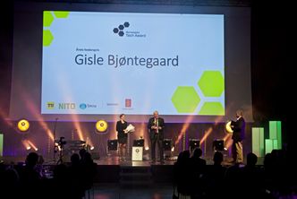 Prisen ble delt ut på Industri Futurum-konferansen på Gardermoen mandag kveld. Bilde: Mathias Klingenberg