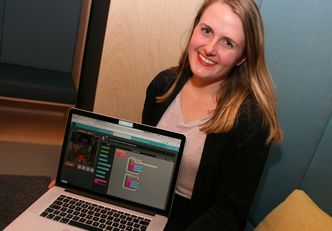 Minecraft er et svært populært spill, og er ett av flere verktøy som kan brukes i undervisningsopplegget med blokkbasert programmering. Foto: Marius Jørgenrud