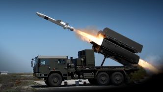 NSM missil skytes fra launcher montert på lastebil. Foto:  Kongsberg Defence Systems