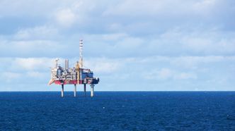 Den forrige Yme-plattformen måtte vrakes uten å ha produsert så mye som en dråpe olje, etter at det ble oppdaget at betongen i plattformbeina hadde begynt å sprekke opp. Foto: Lars Steensen