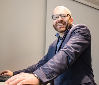 Konica Minolta har brukt sin egen tjeneste og ITS direktør Thomas Grønlie har ikke sett en papirkontrakt siden.