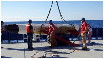 Ada ble etter hvert plassert i en midlertidig krybbe og sikret mens Neil Armstrong fortatte forskertoktet. Bilde:  RV Neil Armstrong