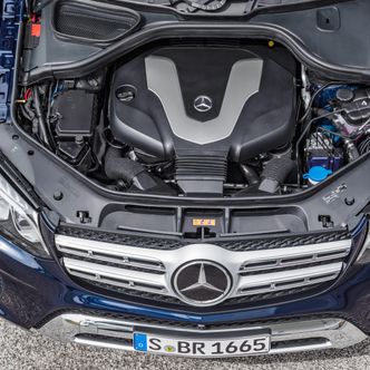 Moderne dieselmotor fra Daimler. Bilde:  Daimler AG - Global Communications Mercedes-Benz Cars