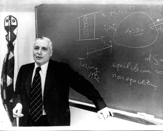 Ilya Prigogine. Bilde: Keystone Pictures USA / Alamy St