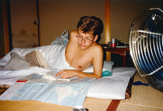 Japan 1989: Under studieoppholdet i Japan reiste Svein mye rundt i landet. Bilde: Privat