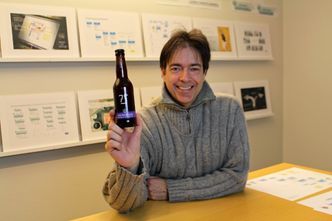 Regner julen inn: Analytiker Pål Hellesnes har smakt på vinnerølet og er enig i et det samlede pressekorps har smakt seg frem til riktig seierherre. Bilde: Marianne Stokke