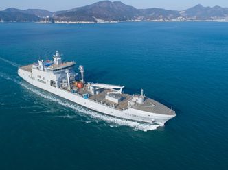 KNM «Maud» seilte fra verftet i Sør-Korea søndag. Dette bildet er fra i fjor. Foto: DSME