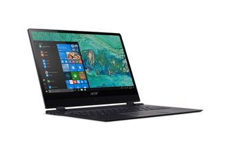 Acer Swift 7 har kommet i en ny versjon, og med en tykkelse på bare 8,98 millimeter skal dette være verdens tynneste pc. Foto: Acer