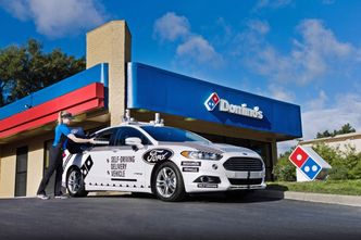 Ford og Domino's tester ut selvkjørende pizzabiler. Foto: Ford