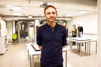 Lærer Grim Svingen ved Elvebakken videregående skole. Foto: Pia Eide