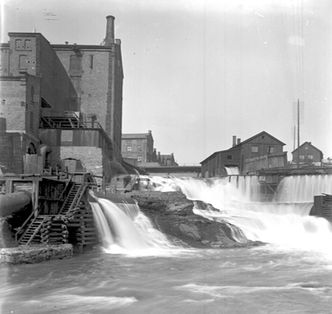 Fossekraft: Vannkraften medvirket til at vi fikk en stor industri. Noen produserte generatorer og noen ble eksperter på å lage effektive turbiner. Foto: Norsk Teknisk Museum. Foto: Norsk Teknisk Museum