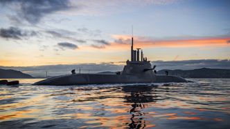 U-32, som var den første ubåten i 212A-klassen og ble tatt i bruk 19. oktober 2005, i Bergen høsten 2016. Bilde: Fotograf Morten Wanvik AS